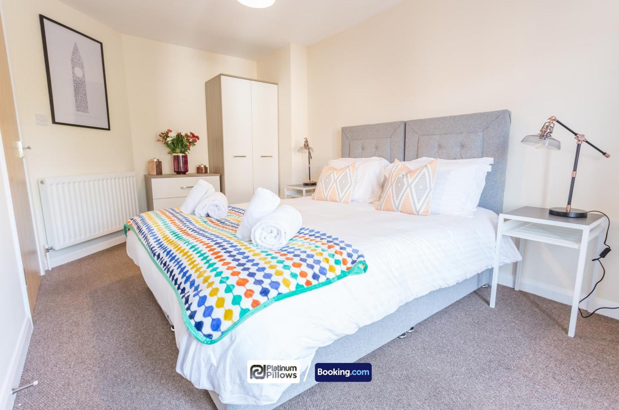 Modern Oxford 2 Bedroom Apartments, Families & Contractor Accommodation, Near John Radcliffe Hospital Bagian luar foto