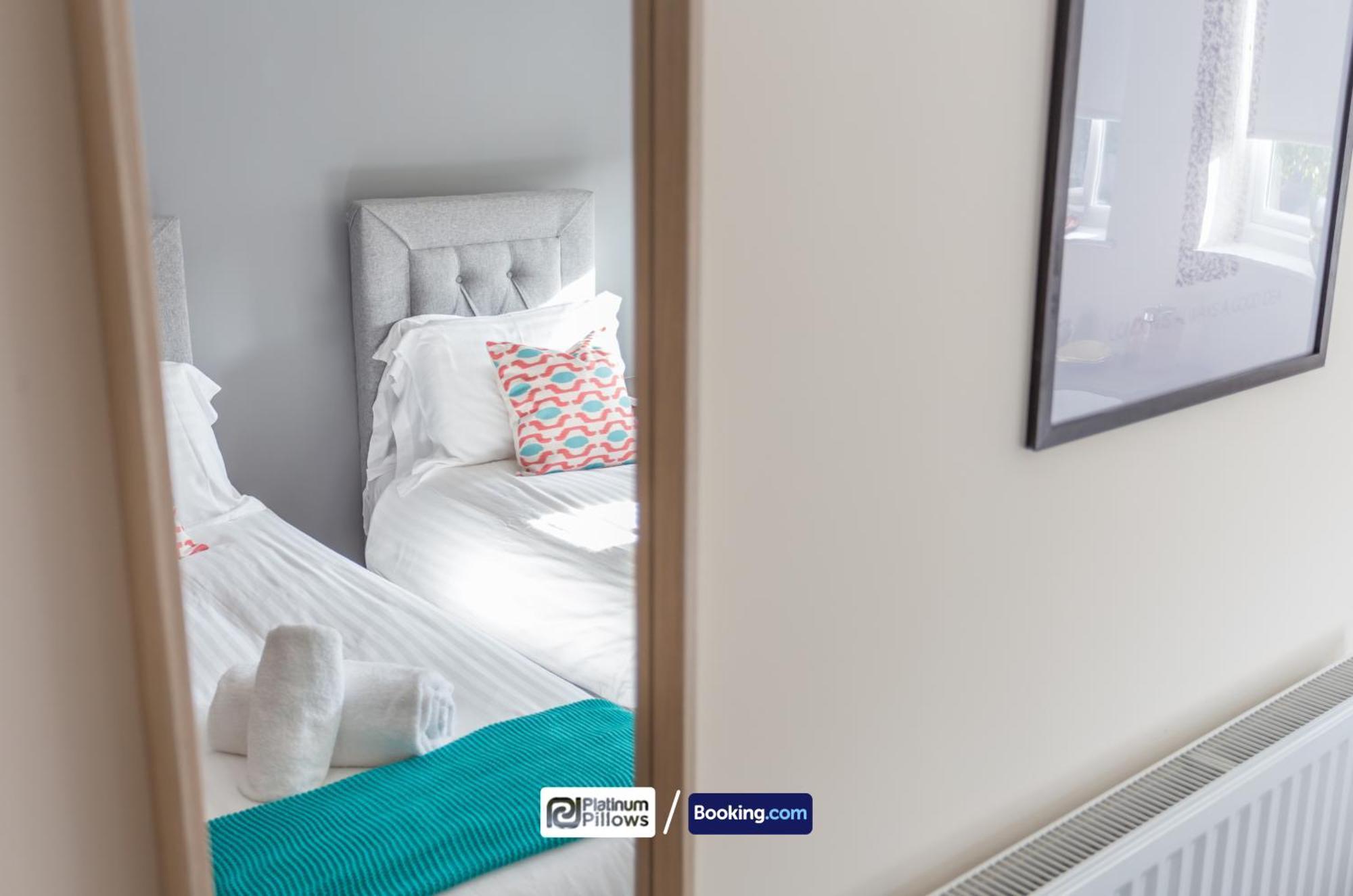 Modern Oxford 2 Bedroom Apartments, Families & Contractor Accommodation, Near John Radcliffe Hospital Bagian luar foto