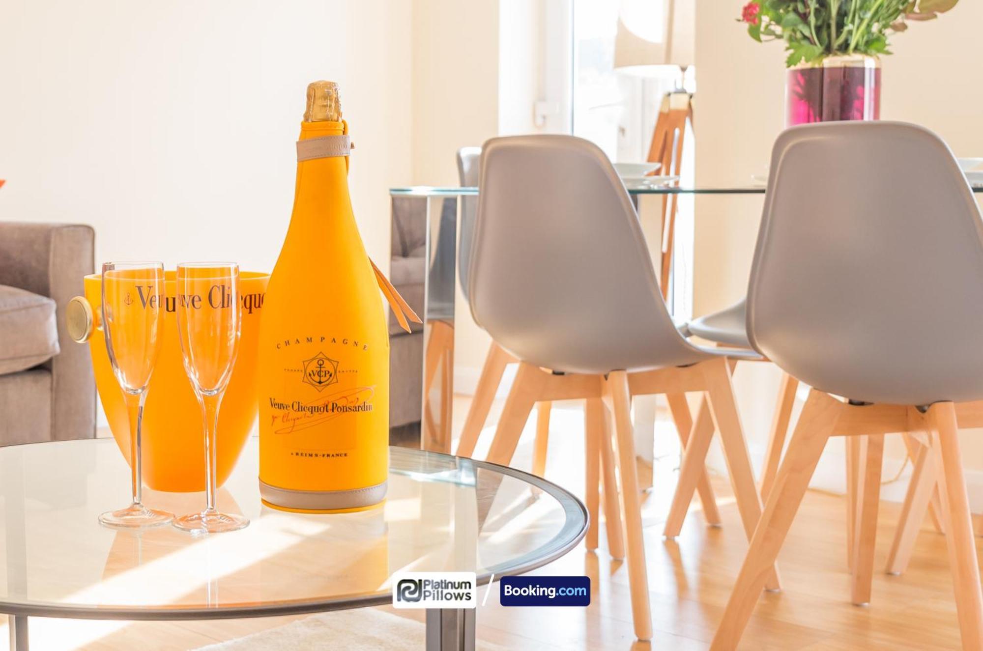 Modern Oxford 2 Bedroom Apartments, Families & Contractor Accommodation, Near John Radcliffe Hospital Bagian luar foto