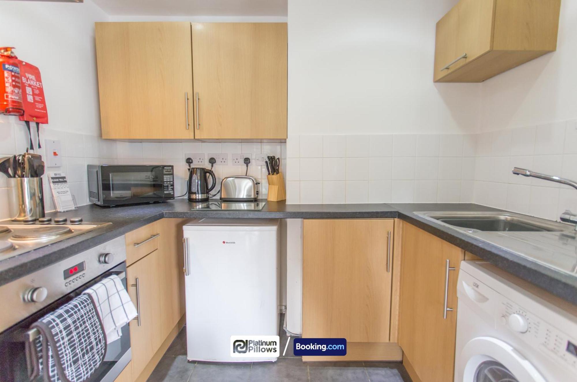 Modern Oxford 2 Bedroom Apartments, Families & Contractor Accommodation, Near John Radcliffe Hospital Bagian luar foto