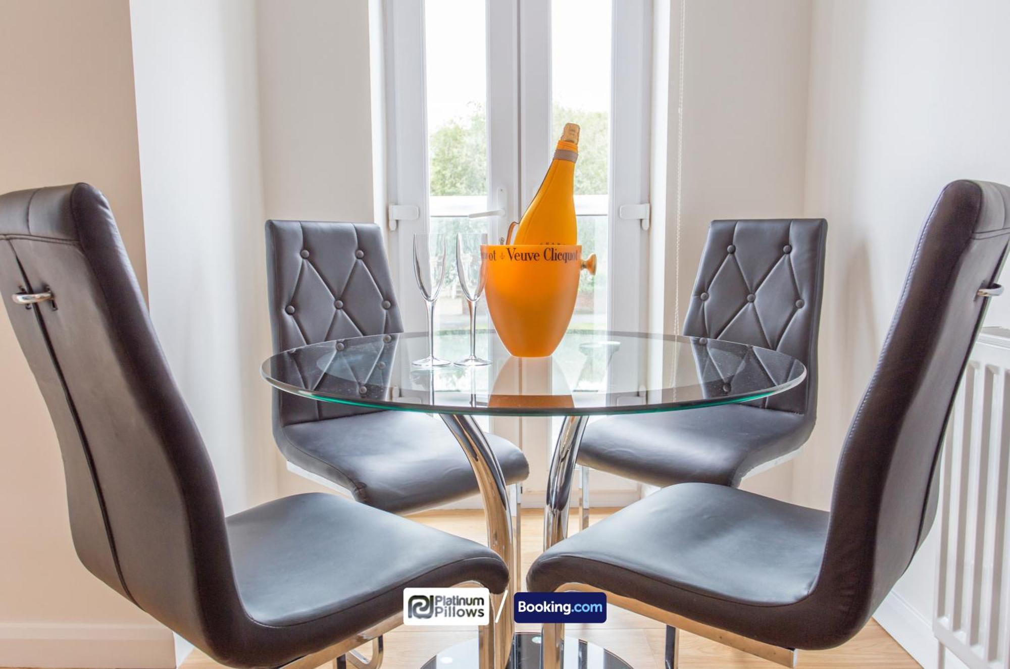 Modern Oxford 2 Bedroom Apartments, Families & Contractor Accommodation, Near John Radcliffe Hospital Bagian luar foto