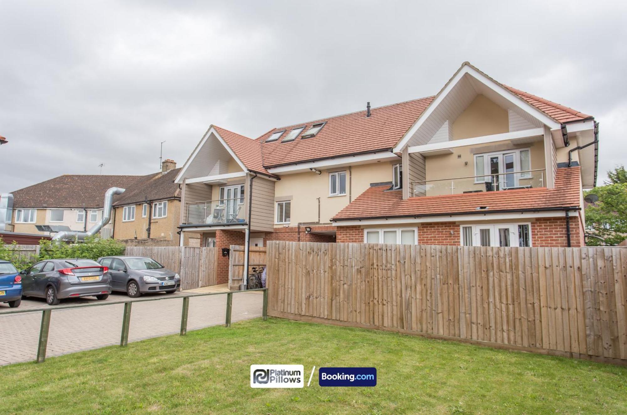 Modern Oxford 2 Bedroom Apartments, Families & Contractor Accommodation, Near John Radcliffe Hospital Bagian luar foto