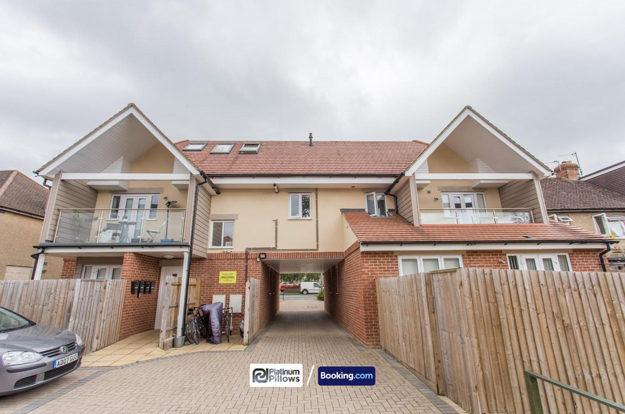 Modern Oxford 2 Bedroom Apartments, Families & Contractor Accommodation, Near John Radcliffe Hospital Bagian luar foto