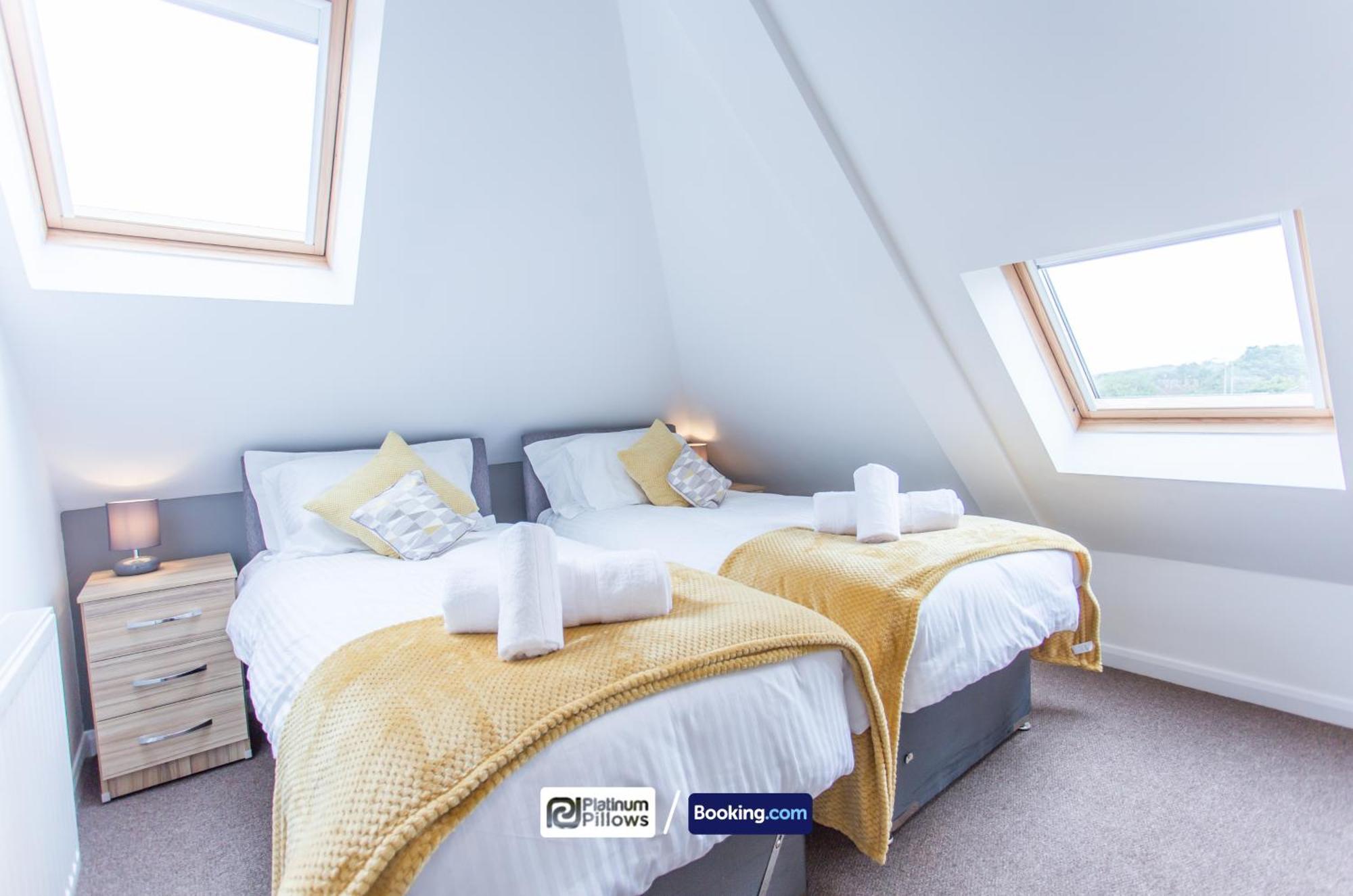 Modern Oxford 2 Bedroom Apartments, Families & Contractor Accommodation, Near John Radcliffe Hospital Bagian luar foto