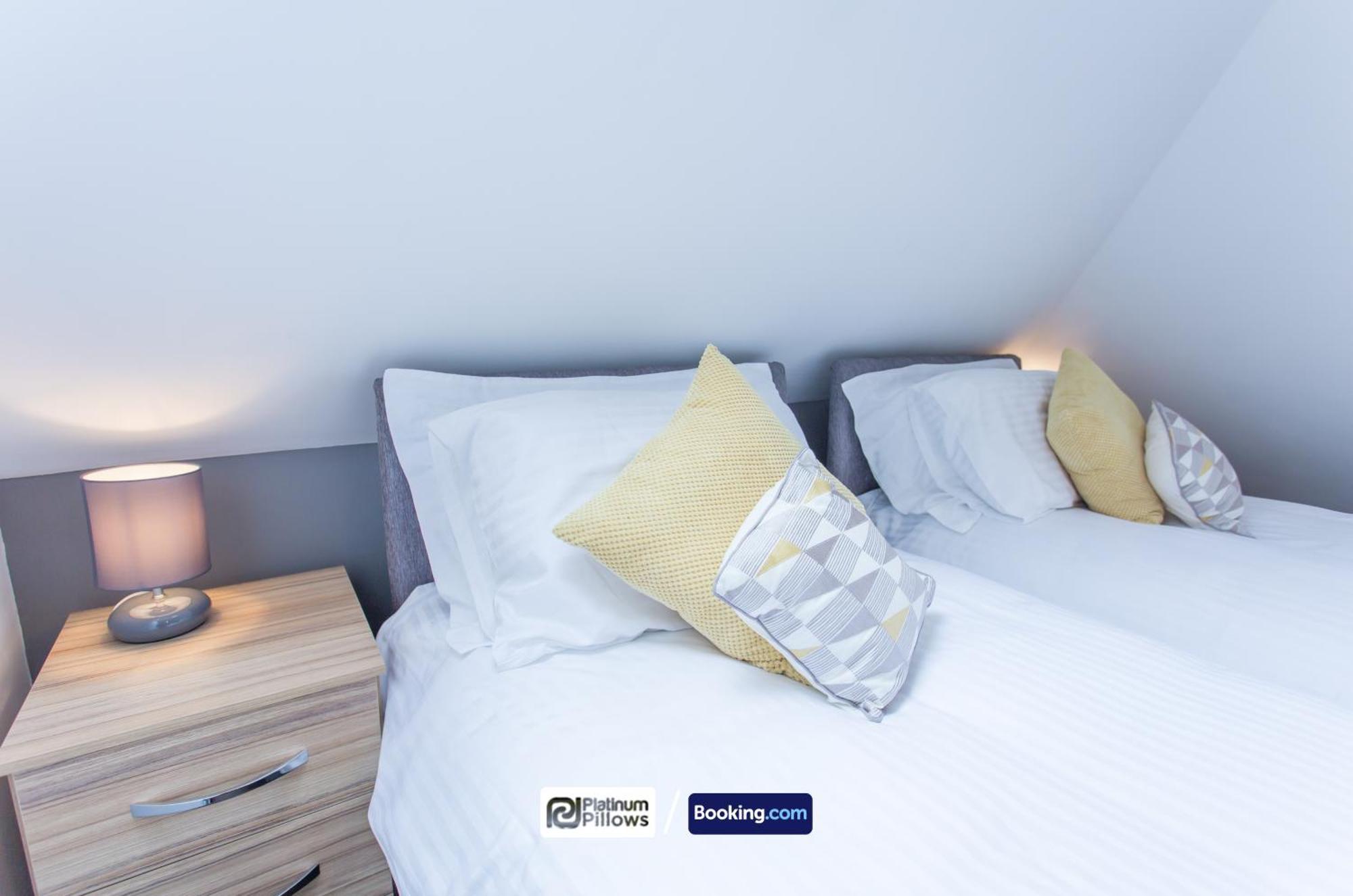 Modern Oxford 2 Bedroom Apartments, Families & Contractor Accommodation, Near John Radcliffe Hospital Bagian luar foto